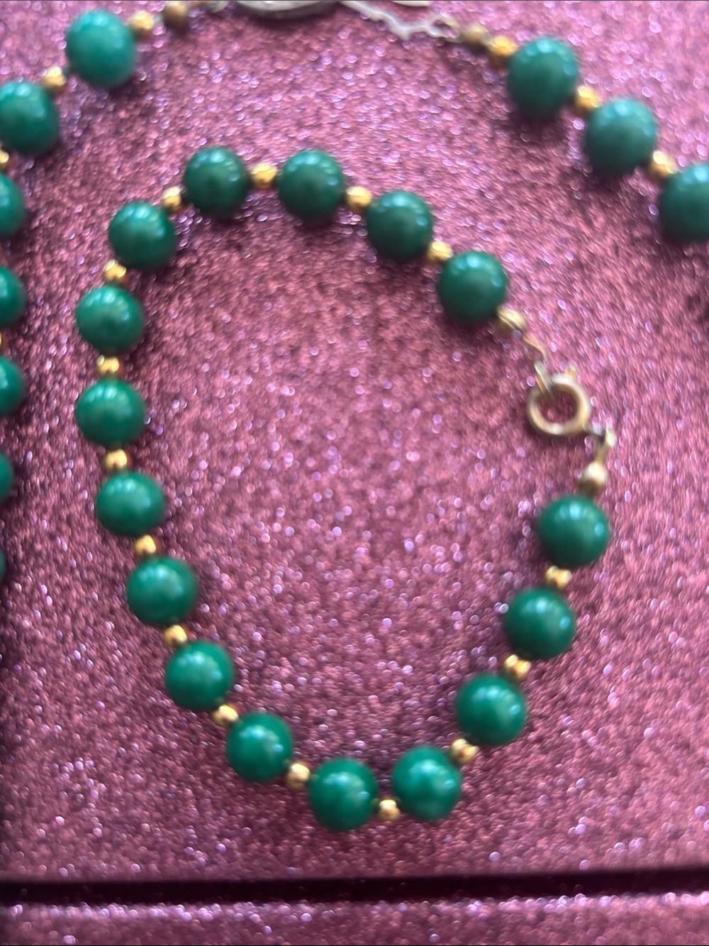 Vintage Green Jade & gold Necklace and Bracelet Set - Picture 5 of 6